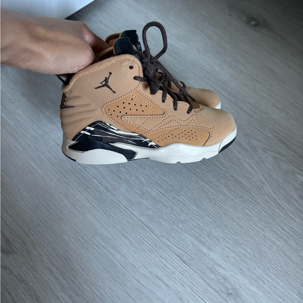 Jordan Kids Sneakers in Tan and Black